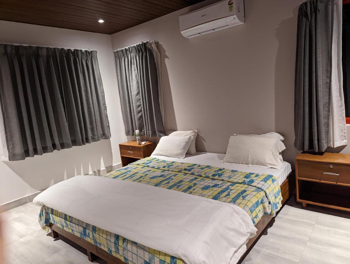 Beachside Hostel *